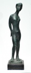 Bruno Giorgi  (1905 /1993)  Donaires  Escultura estilo contemporâneo em bronze cinzelado e patinado, apoiada sobre base base em granito preto (10 cm). Altura 78 cm. Assinada.             