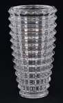 Vaso estilo art deco, em grosso cristal ecológico lapidado c/ faixas em alto e baixo relevo, med. 13 x 25cm.