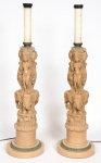 Par de grandes e exóticas bases para abajur em resina italiana com temática "Hindu" representando "deusas " repousadas sobre elefantes em pedestal com panteras aladas. Med.: 68 cm.