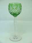 Cálice em cristal da Bohemia lapidado a mão na cor verde, 19 cm por 6 cm de boca