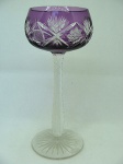 Cálice em cristal da Bohemia lapidado a mão na cor lilás, 20 cm por 7 cm de boca