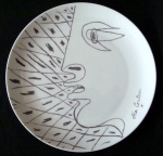 Prato em porcelana de Limoges, decorado por Jean Cocteau, 25cm