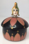 Importante peça art deco, caixa de madeira com acabamento em laca com cabeça em porcelana de bobo da corte - 11 cm x 9 cm