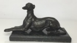 Cachorro de bronze com base em mármore - 23,5 cm x 11 cm