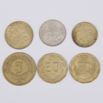 Lote composto de 6 moedas Chilenas ,sendo: duas moedas de 50 Escudos , uma moeda de 1 Escudo, uma moeda de 5 centésimos, uma moeda de 10 Centésimos e uma moeda de 20 Centésimos.