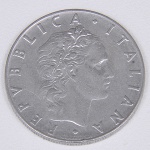 Lote composto por uma moeda Italiana de 50 Liras cunhada em 1964