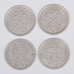 Lote composto por 4 moedas Gregas sendo uma de 10 Dracmas cunhada em 1976, uma de 10 Dracmas cunhada em 1982 e duas de 10 Dracmas cunhadas em 1984.