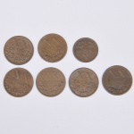 Lote composto por 7 moedas Portuguesas sendo uma de XX Centavos cunhada em 1944, duas de XX Centavos cunhadas em 1949, uma de XX Centavos cunhada em 1956, uma de XX Centavos cunhada em 1964, uma de XX centavos cunhada em 1969 e uma de X Centavos cunhada em 1947.