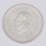 Lote composto por moeda Mexica de 5 Pesos em prata teor 0,720 peso total 27,7 gramas, cunhada em 1951.