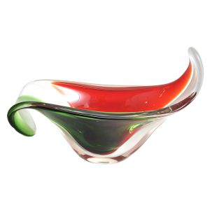 Vaso / centro de mesa em grosso e sólido vidro artístico estilo murano, corpo oblongo de pontas onduladas na cores vermelha, branca e verde. Assinado Molinari. Med.: 26 x 38 x 12 cm.