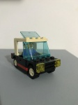 Lego carrinho com figura, abertura portas e teto solar.