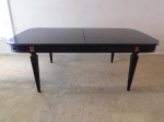 Mesa  para jantar estilo francês com importante trabalho em patina preta,  comprimento 221 cm,  podendo expandir ,mais 51 cm, largura 120 cm, altura 79 cm,