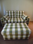 Sofa 2 lugares com puff, sofá , comprimento 150 cm, profundidade 85 cm, altura 85 cm.  Puff , comprimento 95 cm, largura 58 cm, altura 45 cm.