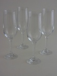 Quatro taças de cristal para champanhe flute com pés facetados. Altura 19,5  cm.