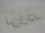Oito copos de cristal lapidado. Altura 11 cm