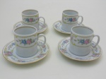 Quatro xícaras para cafezinho.
