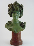 Escultura em terracota francesa estilo  Art nouveau  com base em madeira. Altura 45 cm , largura 27 cm.