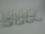 Oito copos de cristal oitavados  para Whisky. Altura 9 cm.