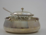 Porta caviar, cristal Meridional, altura 10 cm, diâmetro 16 cm.