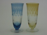 Par de taças para champagne em cristal na cor azul. Altura 13 cm.