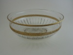 Centro de mesa em cristal Saint  Louis, com  guarda em ouro. Altura 15 cm, diâmetro  38 cm.