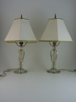 Par de abajur em cristal . Altura 55 cm, diâmetro da base 16 cm.
