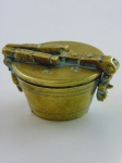 Medidor para ouro em bronze.  Altura 3 cm , diâmetro 4 cm.