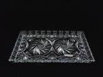 Prato para bolo  em cristal lapidado, comprimento 30 cm,  largura 20 cm.