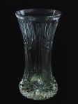 Vaso em cristal lapidado .  Altura 20 cm , diâmetro 10 cm