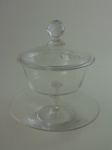Bomboneria  em cristal .  Altura 20 cm,  diâmetro 15 cm.