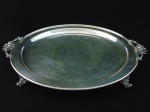 Bandeja redonda metal com banho de prata Eberle, Caxias do Sul.  Diâmetro  38 cm.