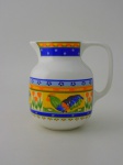 Jarra em porcelana portuguesa Vista Alegre . Altura 19 cm , diâmetro 15 cm.