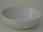 Saladeira oval em porcelana francesa LE CREUSET., comprimento 29 cm , largura 24 cm.  ,  profundidade 10 cm.
