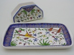 Cerâmica LIS BRASIL,  travessa rasa, comprimento 27 cm, largura 16 cm e porta guardanapo.