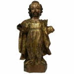 Escultura em madeira representando São Francisco Xavier. Portugal. Séc. XIX. 27 cm de altura. Faltam as mãos.