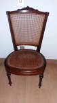 BELA CADEIRA DE CALÇAR  (SLIPPER CHAIR) EM  JACARANDÁ COM PALHINHA ORIGINAL. A PARTICULARIDADE DAS CADEIRAS DE CALÇAR É QUE SÃO CADEIRAS BAIXAS QUE FACILITA O ATO DE CALÇAR E DESCALÇAR BOTAS. ESSE EXEMPLAR ESTÁ EM IMPECÁVEL ESTADO DE CONSERVAÇÃO. BRASIL. SEC. XIX. ALTURA ( incluindo o espaldar ) = 88.5cmALTURA DO ASSENTO = 36.8cm LARGURA MÁXIMA DO ASSENTO = 49.5cm PROFUNDIDADE MÁXIMA DO ASSENTO = 43.5cm.