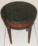 MESA DE APOIO - redonda madeira pés torneado, tampo em mármore negro - 40x47cm
