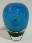 VASO - cristal azul com fundo transparente e inclusões esverdeadas Studio Glass 22 cm