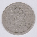 Lote composto por moeda de 100 Réis comemorativa do IV Centenário da Colonização do Brasil, 1532-1932 .