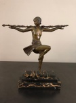 Pierre Le Faguays ( Nantes 1892 - Paris 1962) Dancer with Thyrsus, Escultura em Bronze e base em mármore assinada, medindo altura 27,5 cm. Está reproduzida à página 154 do Livro de Alberto Shayo, Statuettes of Art Deco Period, 2016.      https://issuu.com/accpublishinggroup/docs/sp16statuettes_art_deco_period/32