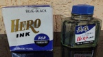 Antigo Tinteiro HERO INK - tampa azul, vazio, contém embalagem comercial de papelão conforme imagens