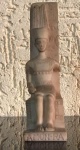 Miniatura de estatueta "AMON-RA" (Egipcia) - resinada, patinada, medindo 12 centímetros de altura.