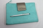 Promocional da Air France - Caneta Esferográfica e Bolsa com duas divisões. A carga da esferográfica precisa ser substituída.