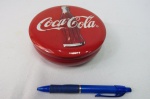 Maravilhosa Lata da Coca-Cola, com a garrafa em relêvo, fabricada nos Estados Unidos.