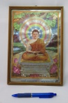 Gravura Metalizada - Buda - Shanthi Nayakayano. A moldura mede 29 x 20,5 centímetros.