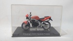 Triumph 955i Speed Triple - Motocicleta miniatura diecast na escala 1/24 - caixa e acrílico originais