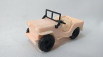 Brinquedo antigo - Jeep fabricado em plástico duro - As rodas giram livres e mede aproximadamente 10cm de comprimento