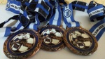 3 Medalhas esportivas do ESPORTE CLUBE PINHEIROS - SP, modalidade FUTEBOL senior, metal esmaltado ao centro e possui fitas, com diâmetro de 8 centímetros.