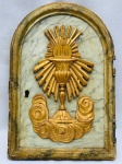 Porta de Sacrário Brasil Séc. XIX com rica policromia de época em fundo marmorizado e acabamento em folhas de ouro velho. Aprox. 33 x 22 cm.