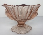Vaso de vidro rosa com figuras de pombos laterais - 22cm diâmetro x 15 cm diâmetro